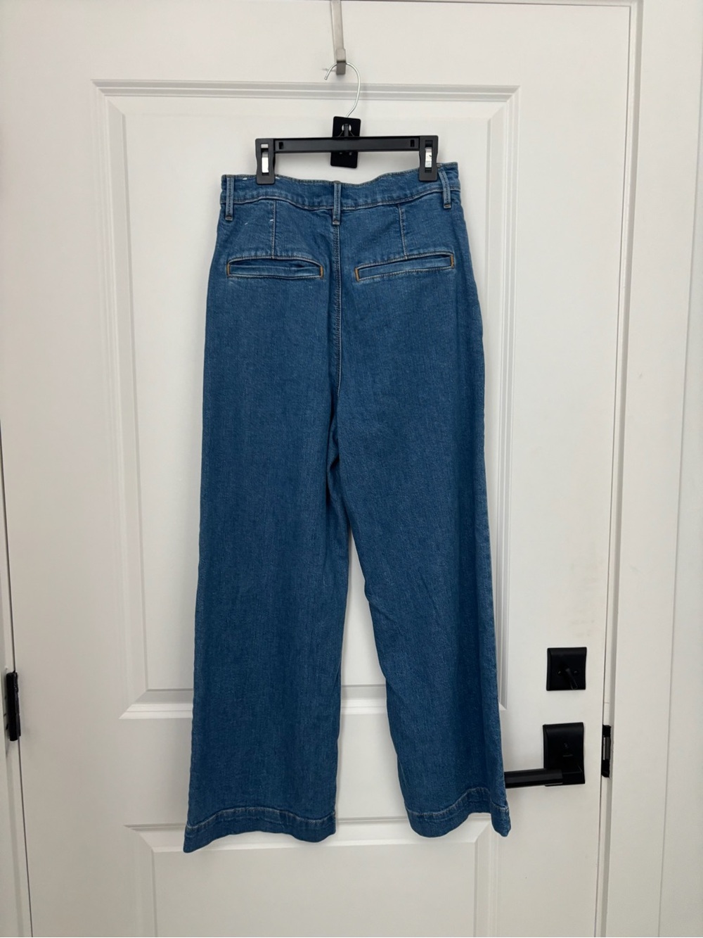 Ann Taylor The Weekend Trouser Jean - Picture 3 of 4